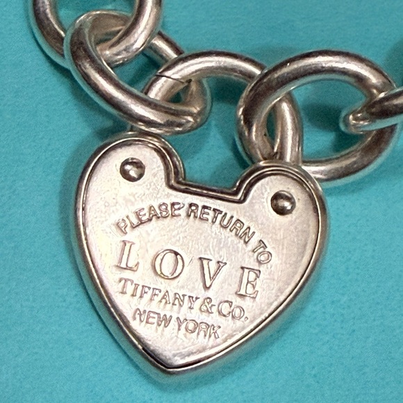 Tiffany & Co. Silver Love Heart Bracelet - Picture 3 of 4